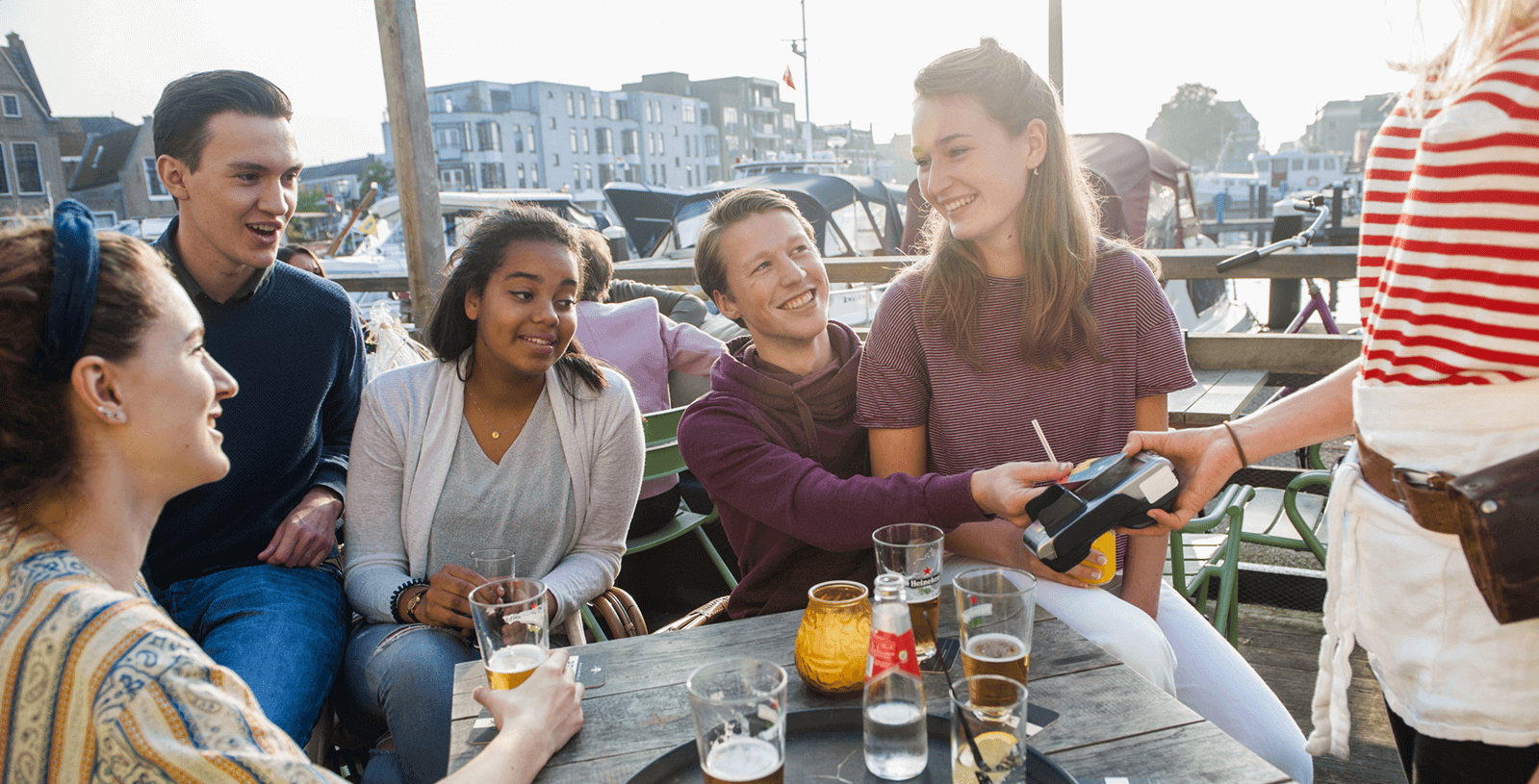 Studenten met korting uit eten